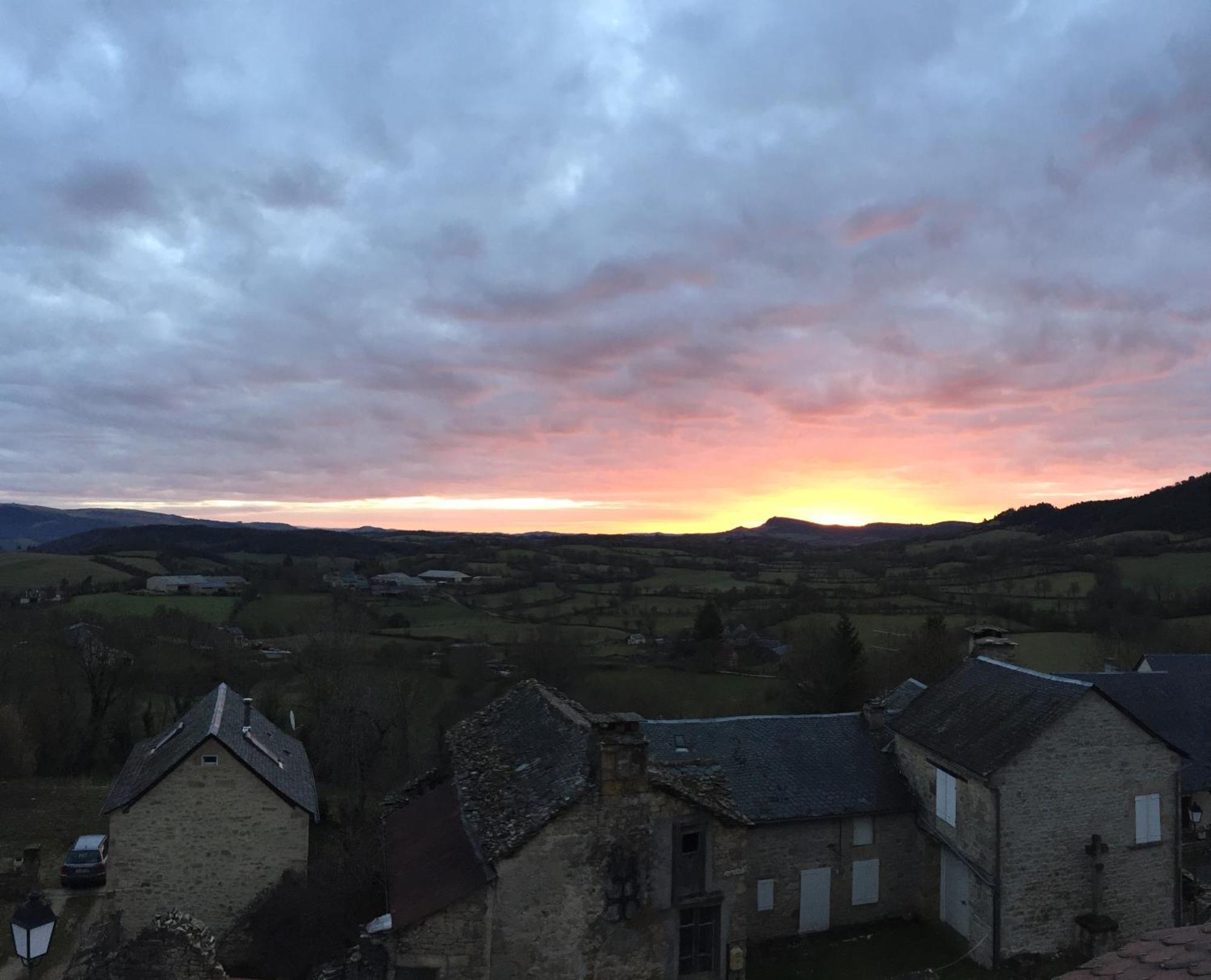 L'Echappee Belle, Vue Panoramique Sur La Campagne Saint-Saturnin-de-Lenne Exterior foto